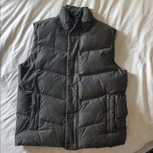 Men’s large Banana Republic vest.